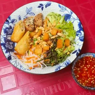 Bún Trộn Chả giò, Chả Mực Chay - 49.000 ₫ tại Chay Tâm An - Sủi Cảo Chay - Huỳnh Văn Bánh