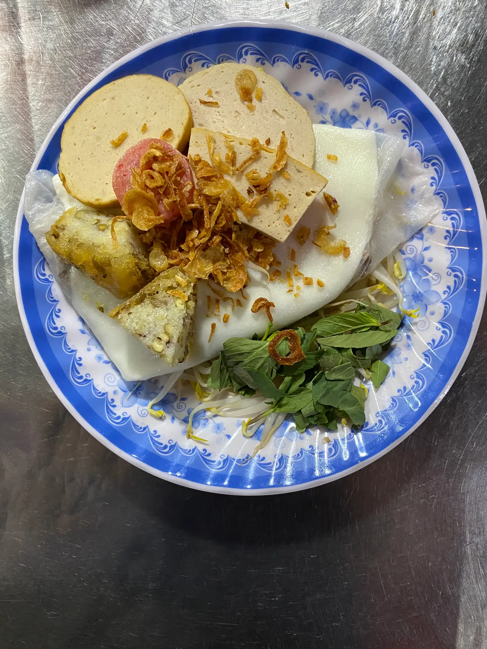 bánh ốp trứng lòng đào  - 55.000 ₫ tại Bánh Cuốn Nóng & Bánh Ướt 40 - Nơ Trang Long