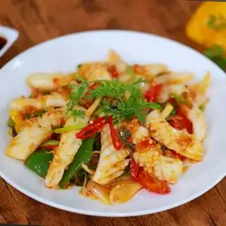 Cơm Mực Xào Sa Tế - 65.000 ₫ tại Song Hảo - Cơm Chiên, Mì Trộn & Đồ Nướng - Ba Đình