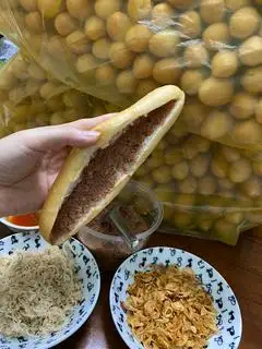 Hình ảnh Bánh mì que nhân pate