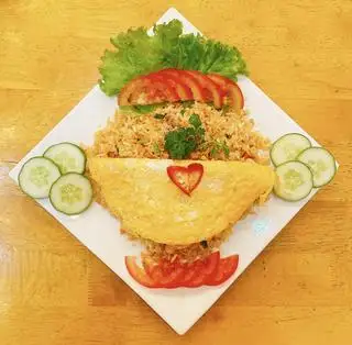 CƠM CHIÊN CÁ MẶN - 99.000 ₫ tại MeLyFood - Nhà Hàng Cơm Niêu & Cua Singapore - Sư Vạn Hạnh