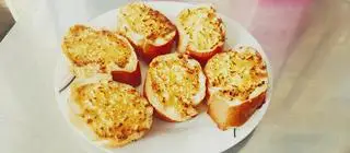Hình ảnh Bánh mì Nướng Bơ tỏi khai vị