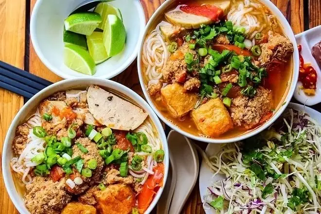 Bún riêu thập cẩm tô đặc biệt - 88.000 ₫ tại Bún Riêu Cua & Bún Bò Huế Cô Trang - Hồ Học Lãm