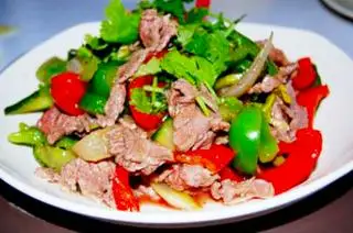 Hình ảnh CƠM BÒ XÀO NGŨ SẮC