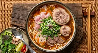 Bún Bò Tái Thịt Bắp Giò - 60.000 ₫ tại Bún Bò Mỡ Nổi Cô Mai - Âu Cơ