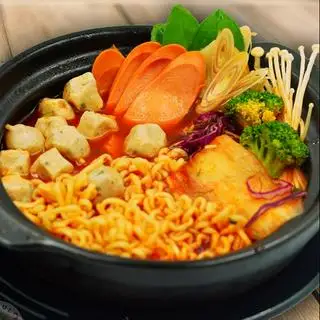 Hình ảnh Mì Cay Viên Thả Lẩu