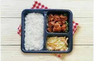 Hình ảnh cơm bò sốt ngũ vị đặc biệt