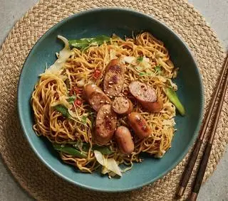 Hình ảnh Mì xào xúc xích