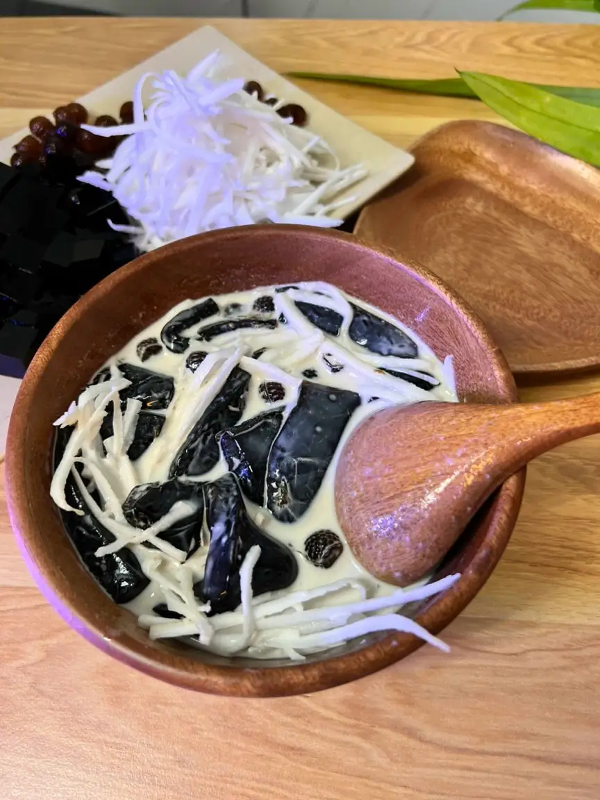 Hình ảnh Thạch Đen Cốt Dừa