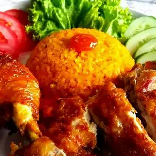Cơm gà xối mỡ sốt Thái - 65.000 ₫ tại Cơm Gà Xối Mỡ Hoa Ký - Nguyễn Duy Trinh