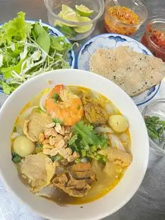 Hình ảnh Mì Quảng thập cẩm
