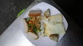 Bánh cuốn trứng chín đầy đủ - 66.000 ₫ tại Bánh Cuốn Hồ Con Rùa - Công Trường Quốc Tế