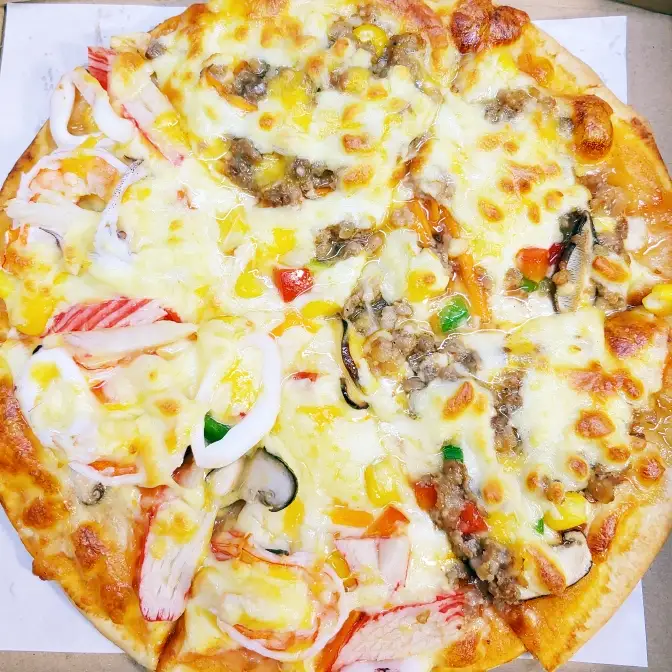 Hình ảnh Pizza hải sản + bò