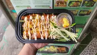 Hình ảnh Bánh Tráng Cuốn FullTopping - Chấm Sốt Bò