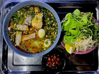 Hình ảnh Bánh canh chả cá - trứng cút