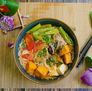 Bún Thái chay - Thai noodles - 59.000 ₫ tại Nhà Hàng Chay Xanh - Nguyễn Trọng Tuyển