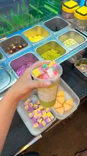 Hình ảnh Trà sữa thái xanh đầy đủ