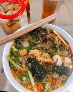 Hình ảnh bánh đa cua thập cẩm chả 