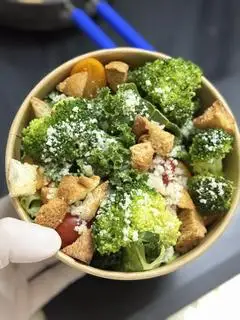 Hình ảnh Salad súp lơ xanh sốt mè
