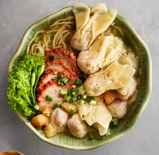 Hoành thánh - 111.000 ₫ tại Hủ Tiếu Nam Vang Hồng Phát - Lý Tự Trọng