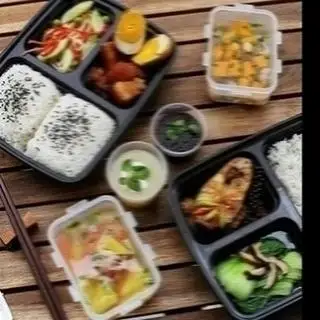Hình ảnh Cơm suất 11 vp - cốt lết chiên xù - trứng rán - kim chi - rau xào luộc