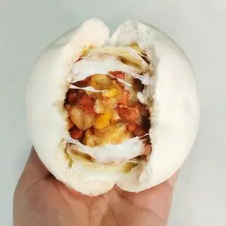 Hình ảnh Bánh bao xúc xích phomai