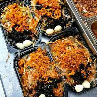 Hình ảnh Bánh tráng trộn khô bò đen - đỏ