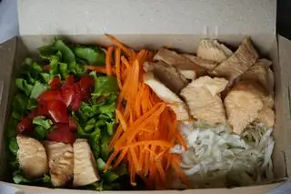 Hình ảnh Salad Ức Gà Teriyaki