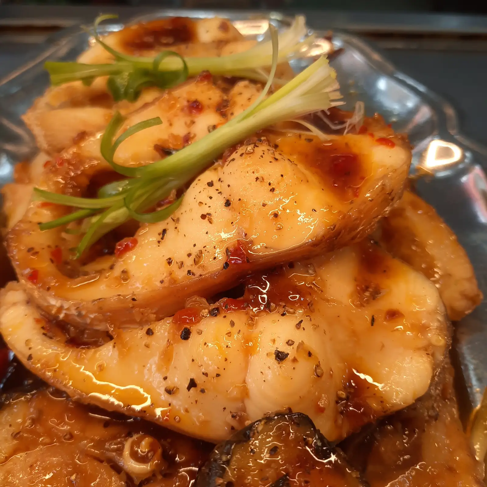 Cá lóc kho tiêu - 55.000 ₫ tại Cơm Việt Nam - Canh Chua Cá Lóc & Cá Kho Tộ
