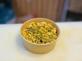 Hình ảnh Cơm gà phủ sốt phomai