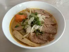 Bún bò nạm chả - 50.000 ₫ tại Bún Bò Đông Ba Gia Hội - 243 Ngô Tất Tố 