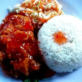 Hình ảnh 4 cơm gà má đùi sốt
