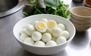 Trứng Cút - 10.000 ₫ tại Bánh Canh Tôm Út Tuyết - Cách Mạng Tháng Tám