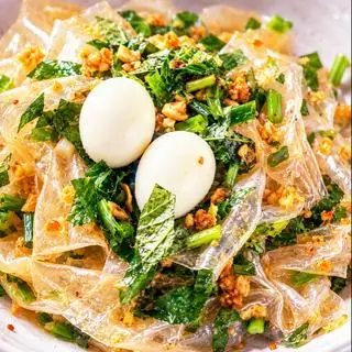 Bánh tráng trộn phơi sương mỡ hành 2 trứng cút  - 30.000 ₫ tại Quán Ăn Vặt, Bột Chiên & Bánh Tráng Trộn 9999 - Hậu Giang