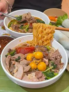 Hình ảnh Mì tim cật trứng non