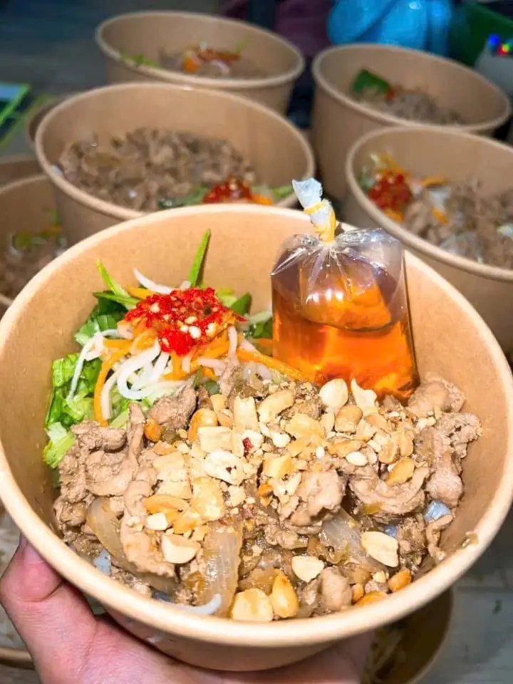 Thịt xào thêm - 40.000 ₫ tại Bún Thịt Xào Mĩ Mĩ Nè - Nguyễn Thiện Thuật
