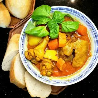 Bánh Mì Cà Ri Gà - Đặc biệt  - 75.000 ₫ tại Bún Thái & Bánh Canh Bột Gạo - Cô Phượng - Dương Thị Mười