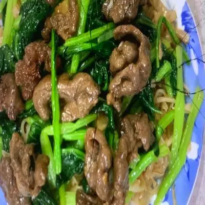 Hình ảnh Trang Mèo - Phở Xào Bắp Bò - Ngô Sỹ Liên