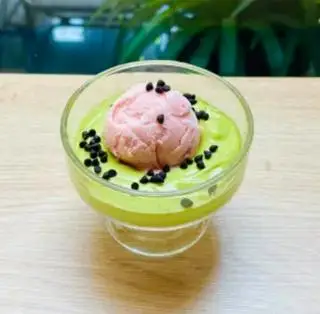 Hình ảnh Kem Bơ Dâu