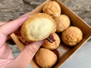 Hình ảnh Bánh su kem phô mai Hàn
