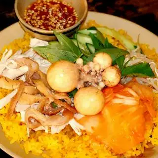 Cơm Gà xé trứng non - 60.000 ₫ tại 3 Con Gà - Cơm Gà Phú Yên - Điện Biên Phủ