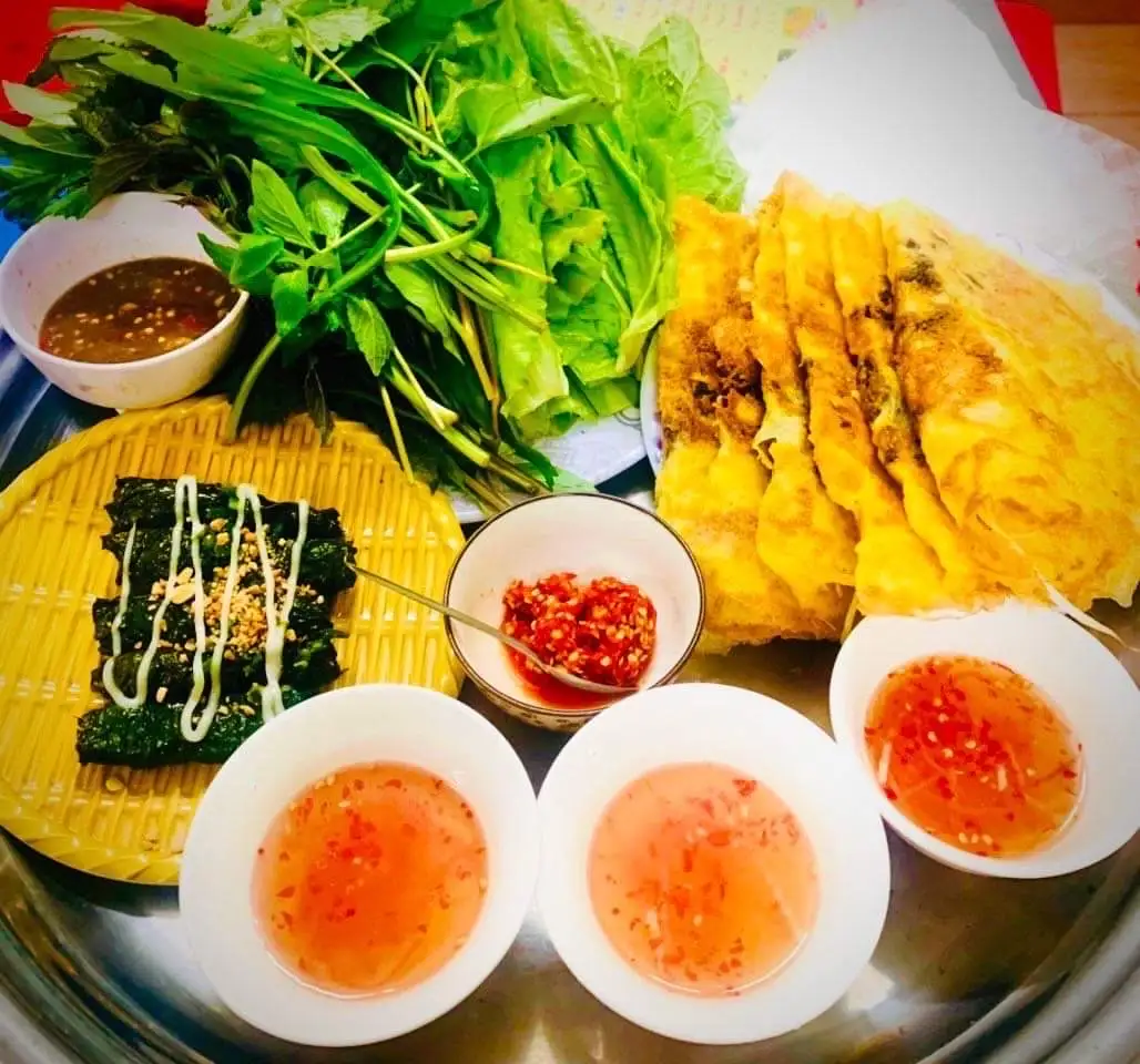 Bánh Xèo Thập Cẩm (1 Cái ) + 5 Viên Bò Nướng ( 3 Lá Lốt + 2 Mỡ Chài )  - 139.000 ₫ tại Bánh Xèo Giòn Giòn - Bò Nướng Lá Lốt Mỡ Chài - Vĩnh Viễn