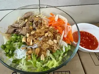Hình ảnh Bún thịt bò xào