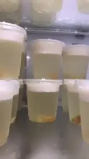 Hình ảnh Rau câu dừa ly - topping nho khô