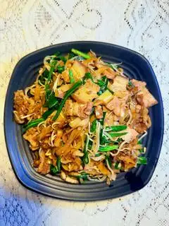 Hình ảnh Hủ Tiếu áp chảo kiểu Hoa