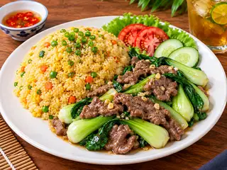 Hình ảnh cơm chiên bò xào cải thìa