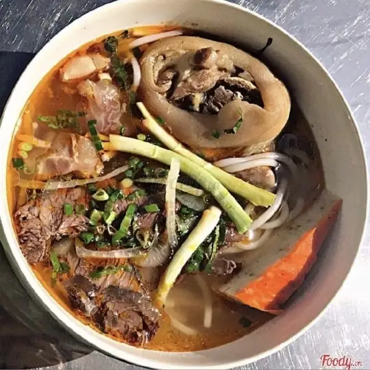 Bún bò đầy đủ - không giò - 80.000 ₫ tại Bún Bò Huế O Tâm - Nguyễn Huy Tự