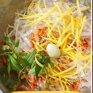 Hình ảnh Bánh tráng trộn sốt me