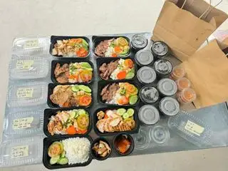Hình ảnh Cơm tấm ức gà flie & thăn bò nướng + canh rong biển