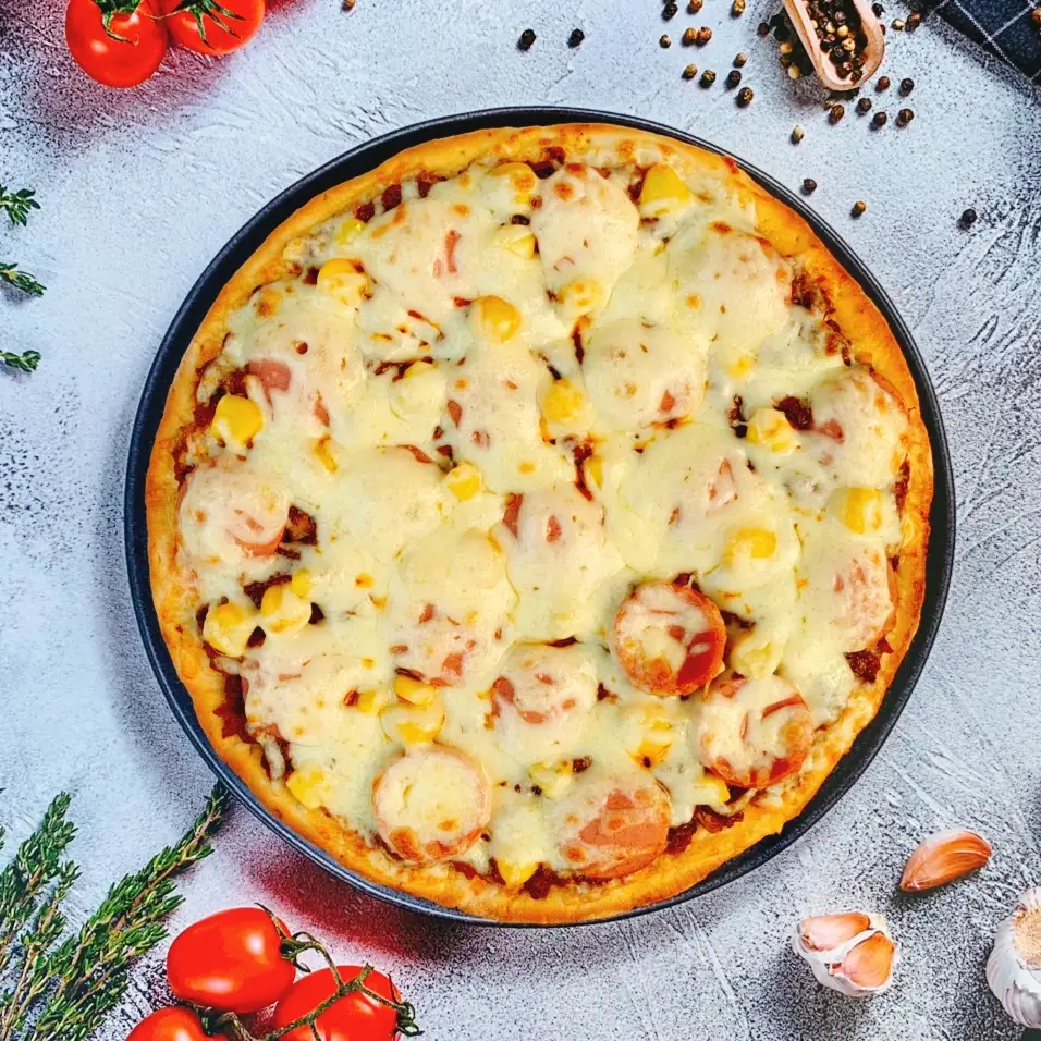 Hình ảnh Pizza sốt bò băm, xúc xích (s)